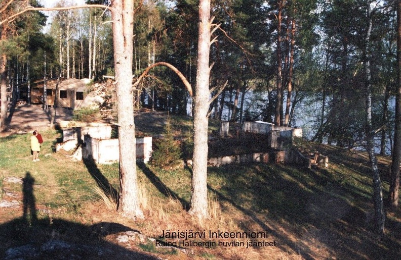 Valkovuokkomatkalla 2000, Jänisjärven Inkeenniemi ja Raino Hallbergin huvilan rauniot IMG_0003.jpg