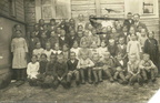 Makarin kansakoululaiset v.1922, vas. seisomassa Elma Hämäläinen, etur.vas. Aino Heinonen