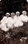 026.  Anni ja Hilja Heinonen, Anne Juvonen ja Hilja Immonen