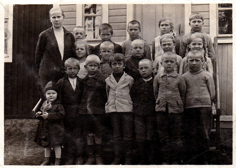 104. Pälkjärven Makarin koulun oppilaita (v.1926).jpg