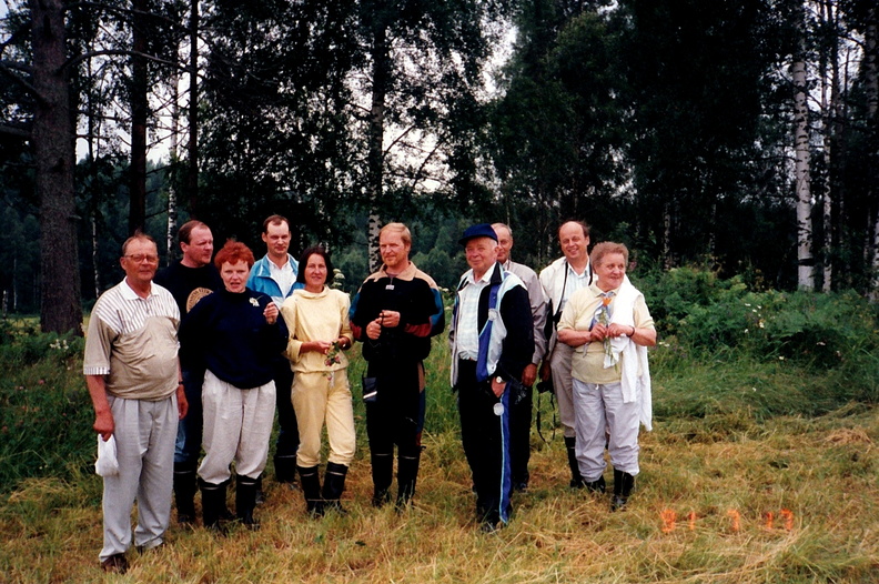 512. Vuojolaisia Pälkjärven matkalla 90-luvulla(1).jpg